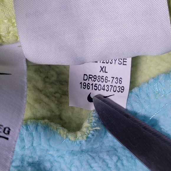 Nike Sportswear Shorts Mens XL Green Blue Colorblock Athletic Casual DR9856-736‎ - Picture 7 of 13